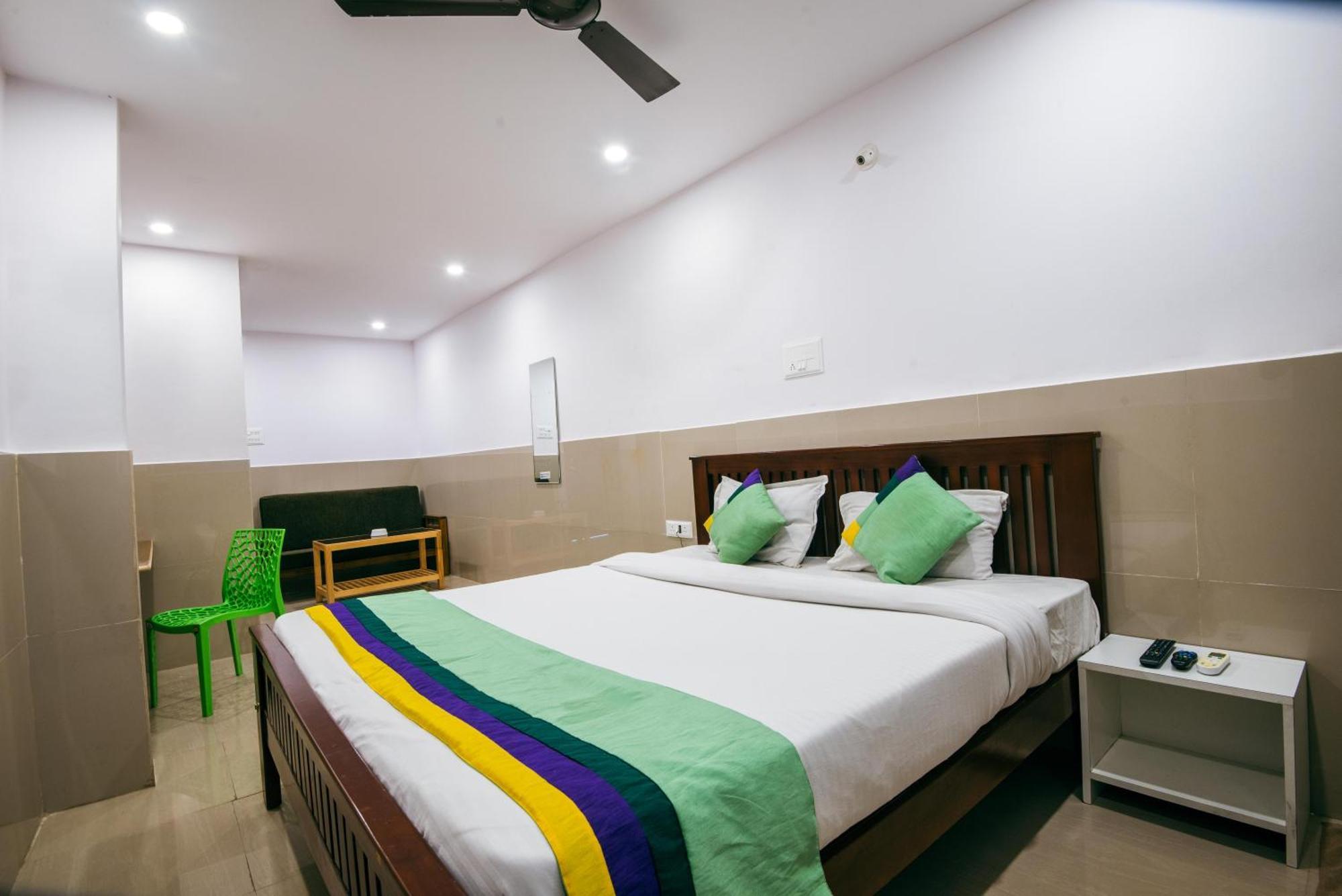 Treebo Empire Executive Premium, Hinjewadi Hotel Hinjawadi Exterior photo