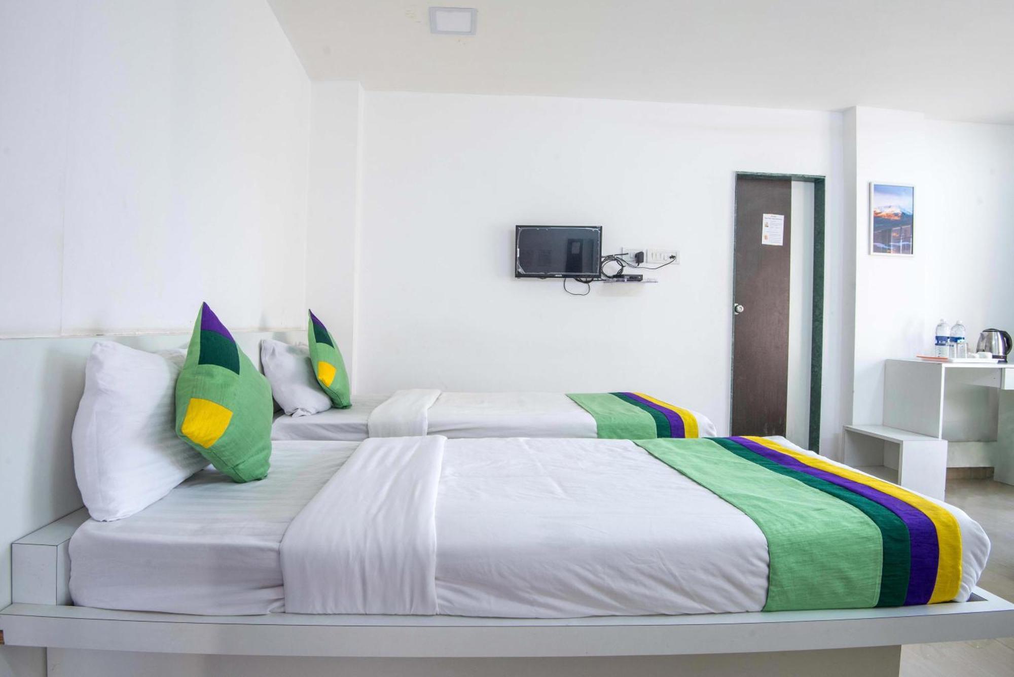 Treebo Empire Executive Premium, Hinjewadi Hotel Hinjawadi Exterior photo