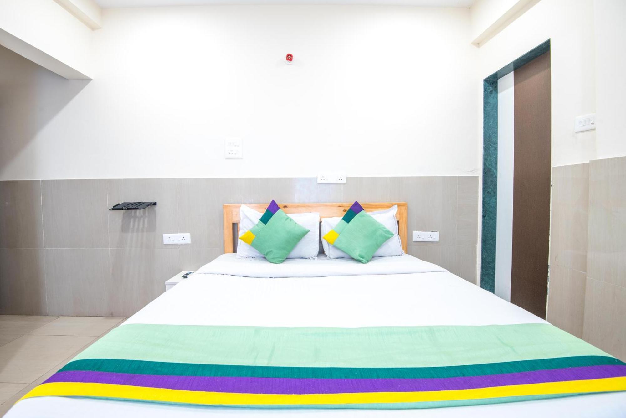 Treebo Empire Executive Premium, Hinjewadi Hotel Hinjawadi Exterior photo